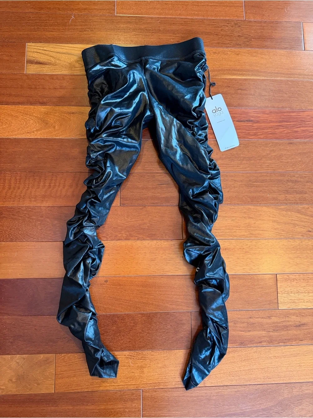 ALO high waist cinch leggings.